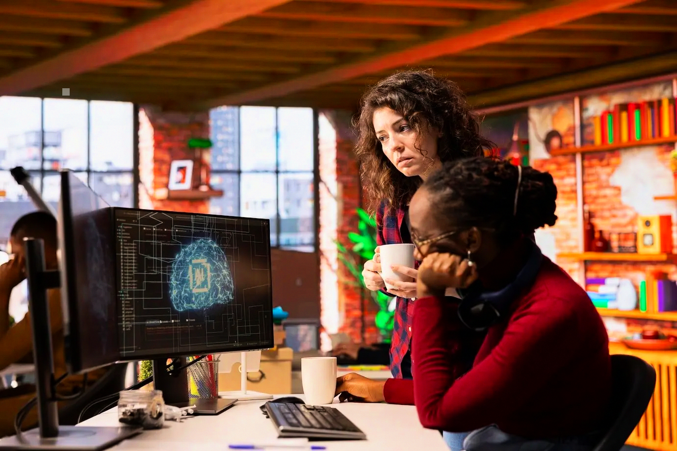 Team planning next steps for apoyo a familias emprendedoras en la organización de finanzas personales y empresariales